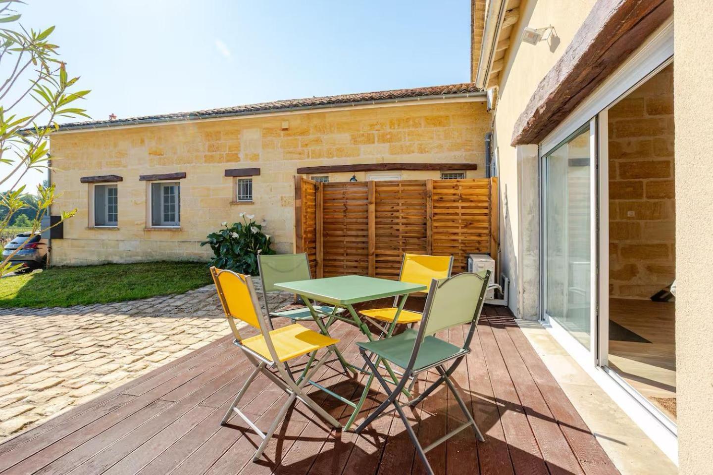 Guesthouse Les Maurins Saint-Sulpice-de-Faleyrens Екстер'єр фото